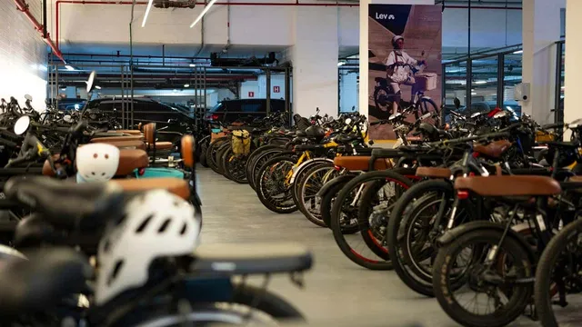 Bicicletas Elétricas Se Tornam Parte de Condomínios Residenciais