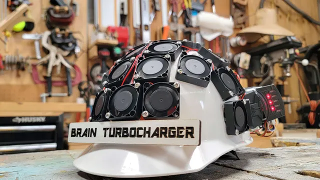 Cubra-se! Homem desenvolve capacete que resfria a cabeça automaticamente durante