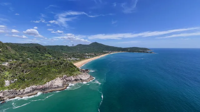 Casas de praia de luxo em Balneário Camboriú consolidam status de Hamptons brasi