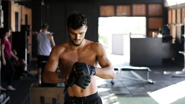 Prepare-se para a Ação na UFC 6 com o EA Play