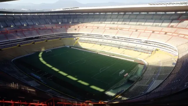 Acessando a Eras da História no Estádio Azteca com Google Earth