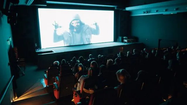 O Mundo Misterioso dos Liminal Spaces: 8 Filmes para Fãs de Backrooms