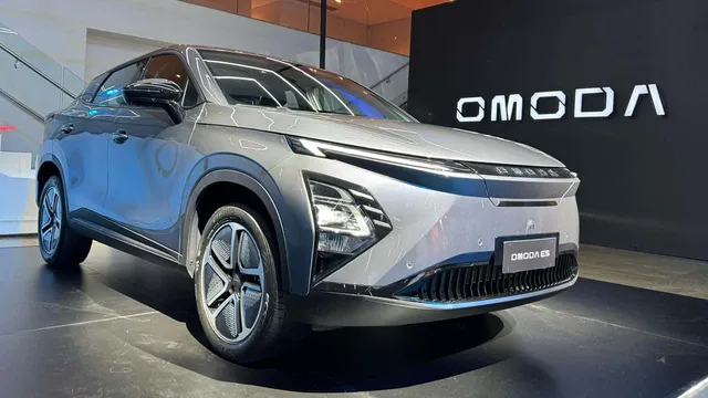 Omoda Pretende Reposicionar E5 para Competir com BYD Dolphin e Ora 5