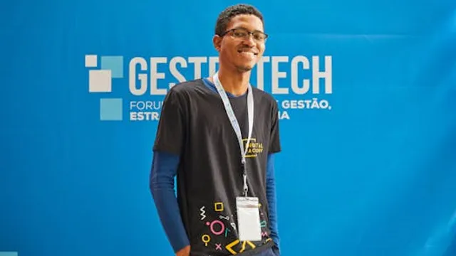 A Parceria Perfeita: Fundação Lenovo e Educação na Ciência de Desenvolvimento de