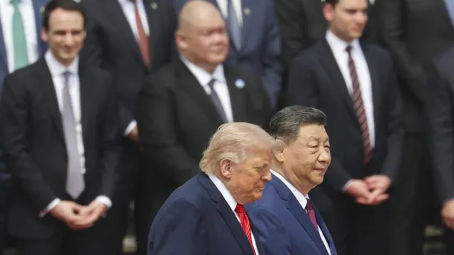 Trump Impõe Tarifa a Insumos para Fabricar Painéis Solares e Semicondutores